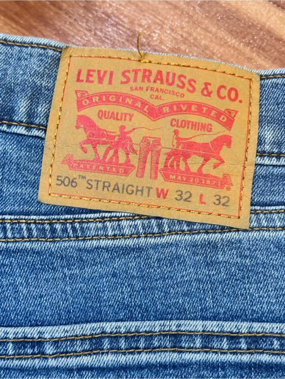 Levi's Men's Light Blue Straight-Leg Jeans with Signature Patch